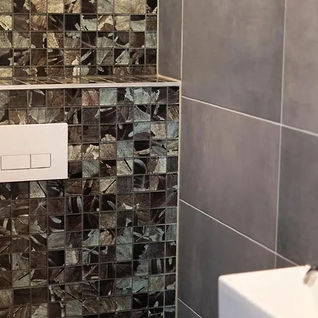 Wellness W Hot Tub * Hoenderloo