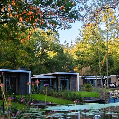 Semesterbostad Wellness W Hot Tub Hoenderloo